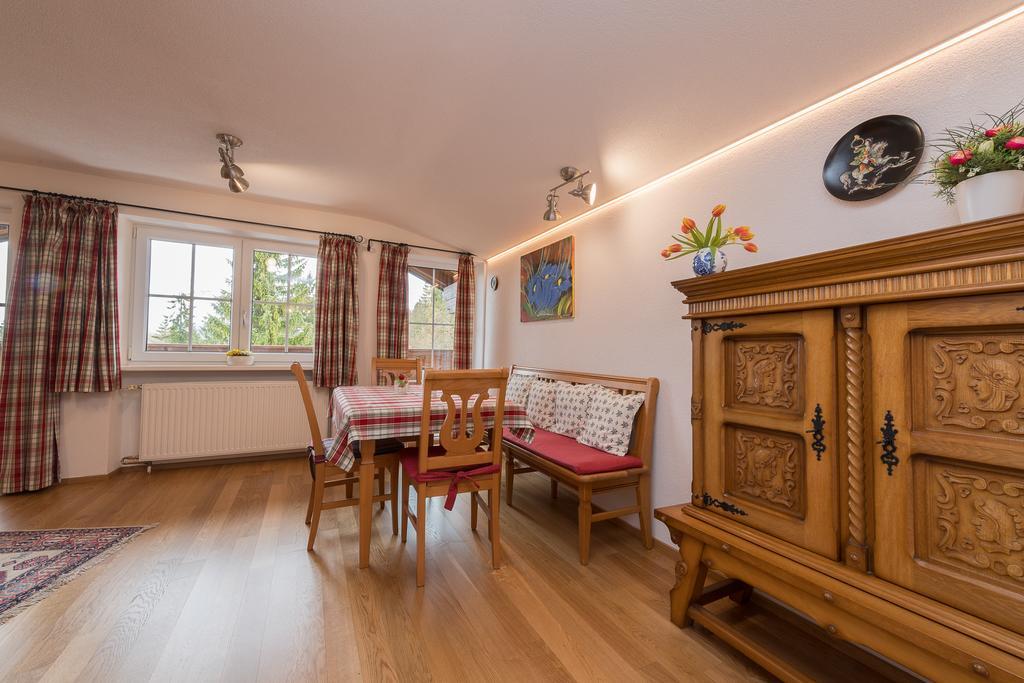 Charlotte Am Geigenbuehel -apartments Apartahotel